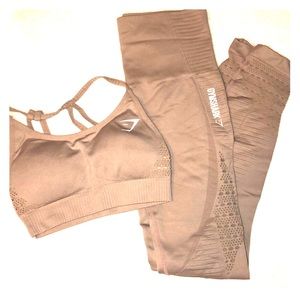 GymShark Energy Seamless Set In Taupe!